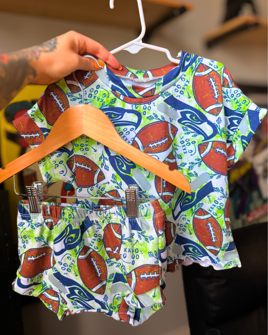 2T RTS lettuce hem top and shorties