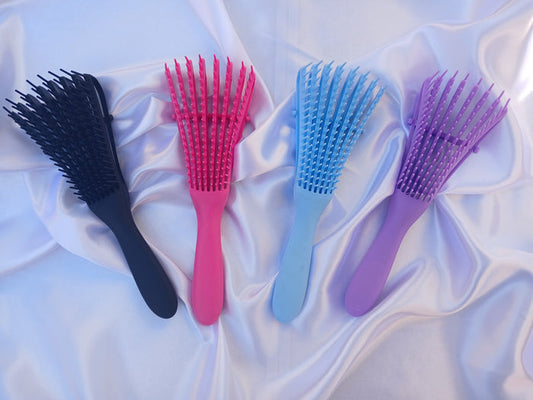 Detangling brush