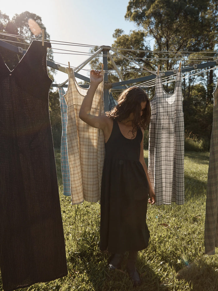 Jesse - Hemp Midi Dress | Black-Image 5