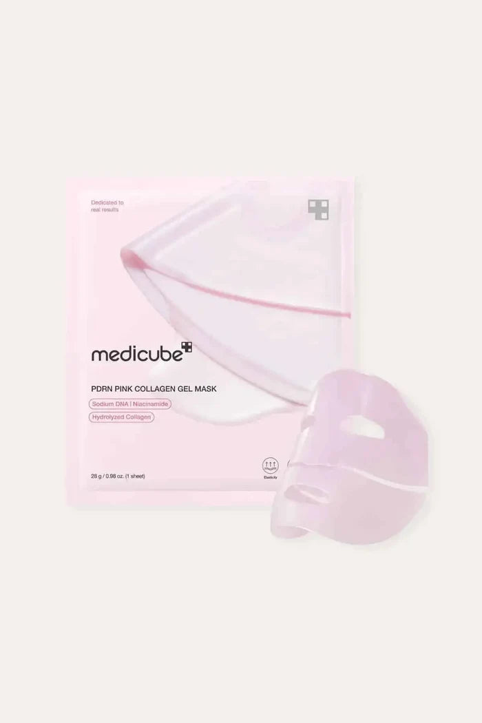 Pink jelly sheet of the Medicube mask displayed next to the package, designed as an effective overnight collagen treatment.