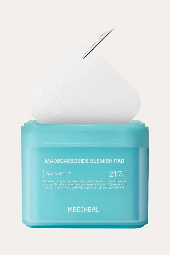 Front view of the Mediheal Madecassoside Blemish Pad container (100 sheets), a gentle face exfoliator and soothing toner pad for blemish-prone skin.
